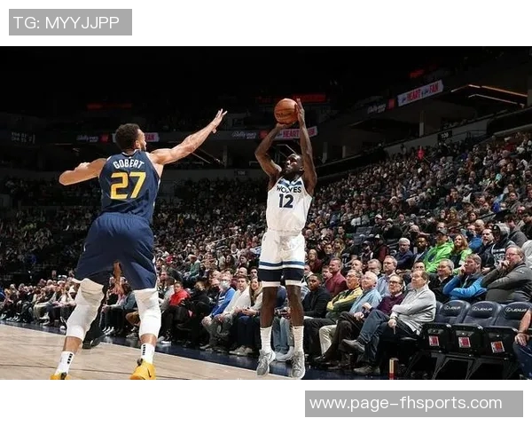 爵士队与国王队激战正酣谁能在这场对决中笑到最后 爵士队与国王队激战正酣谁能在这场对决中笑到最后